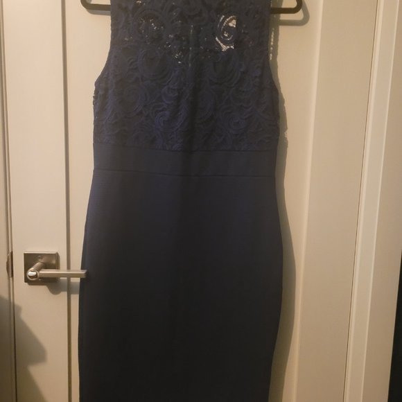 Bundle of 8 clothing item (Size Large) - Picture 7 of 10